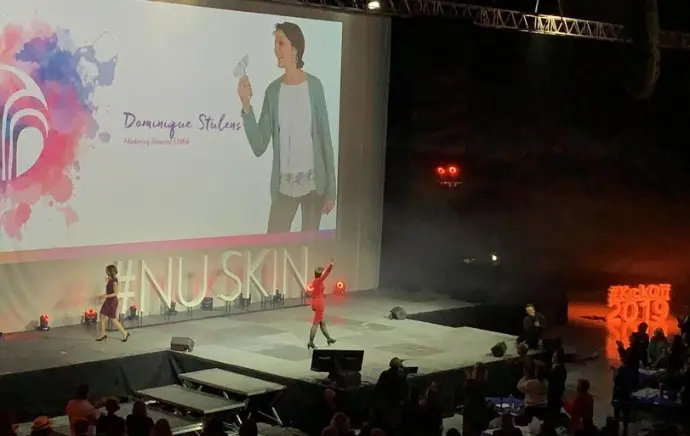 Presentatie op een podium